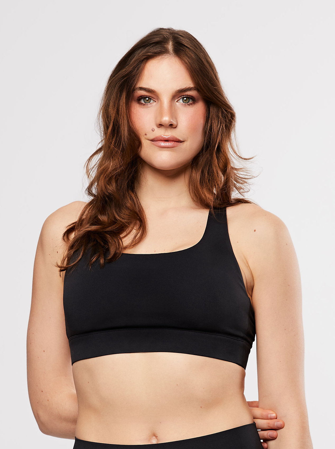 sustainable activewear, workout clothes, gym wear, gym clothes for women, activewear, routine, habits, workout clothes for women, activewear clothing, women’s workout apparel, crave active, crave activewear, crave, sports bra, adjustable straps